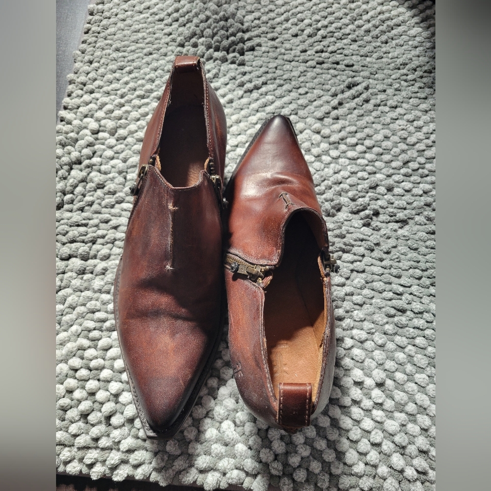 Frye Sacha Moto Shootie.